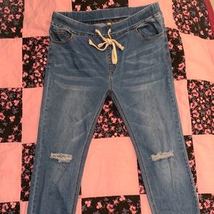 Medium wash skinny jeggings